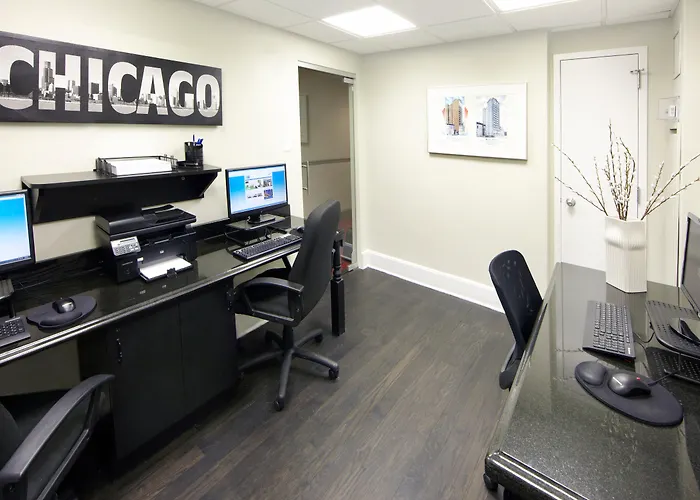 Hotel Hyatt Centric Magnificent Mile 4*