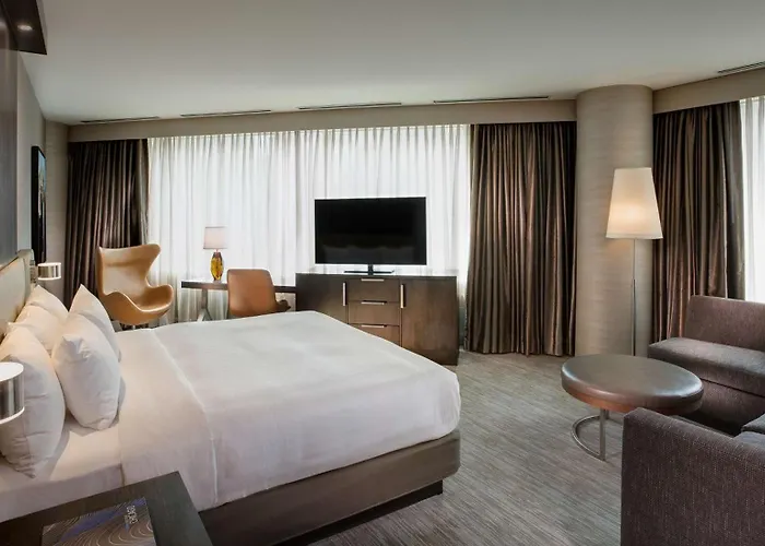 Hyatt Centric Magnificent Mile Hotel