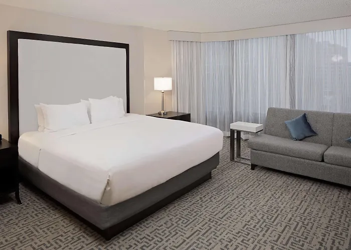 Hyatt Centric Magnificent Mile Hotel