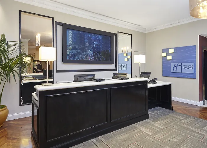 Hyatt Centric Magnificent Mile Hotel