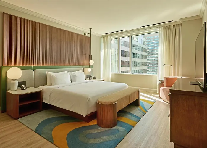 Hyatt Centric Magnificent Mile Hotel 4*