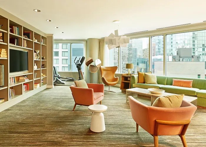 Hyatt Centric Magnificent Mile Hotel 4*